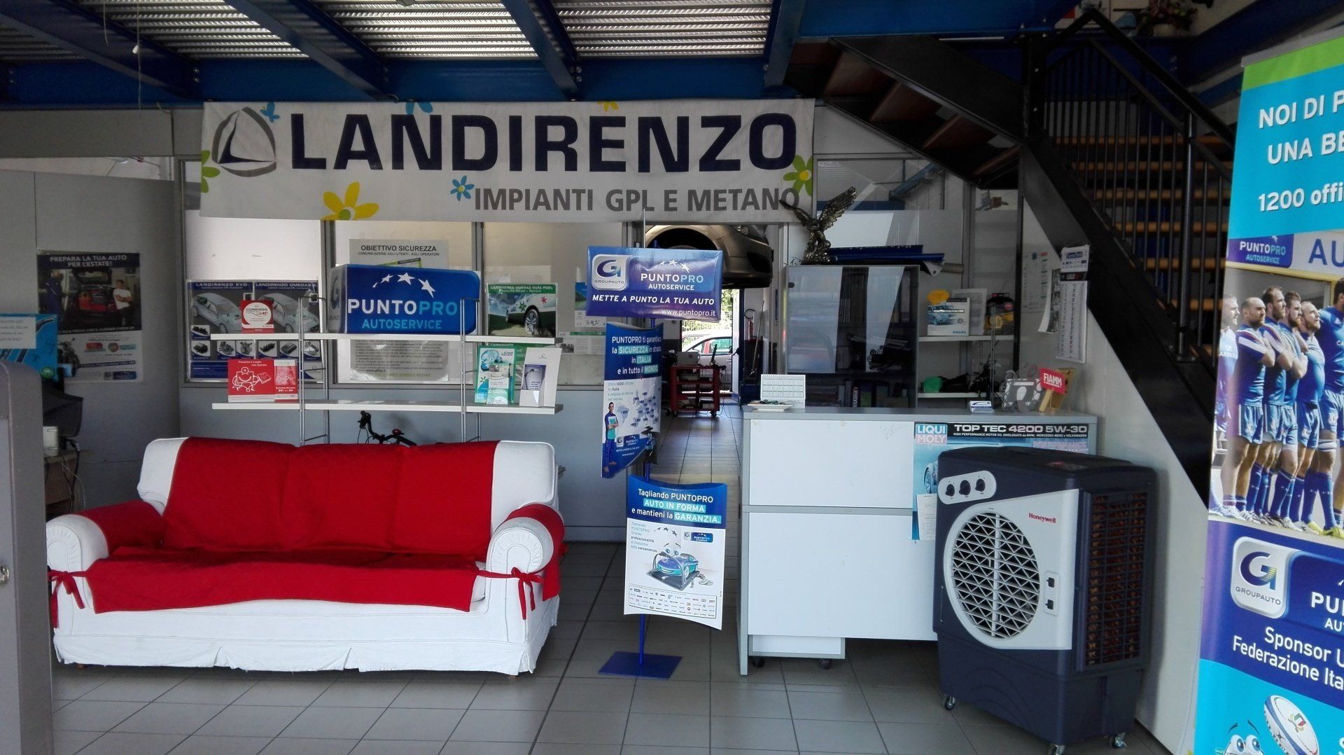 saletta d'aspetto dell'officina