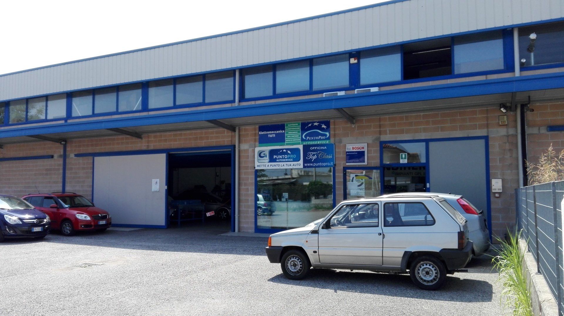 esterno dell'officina