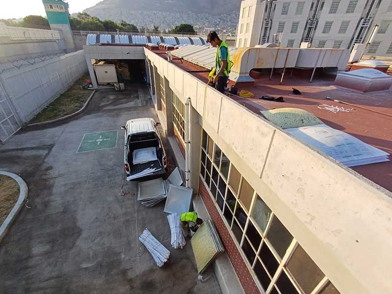 TERMOFORMADOS Y POLICARBONATO DE MÉXICO - colocación de policarbonato