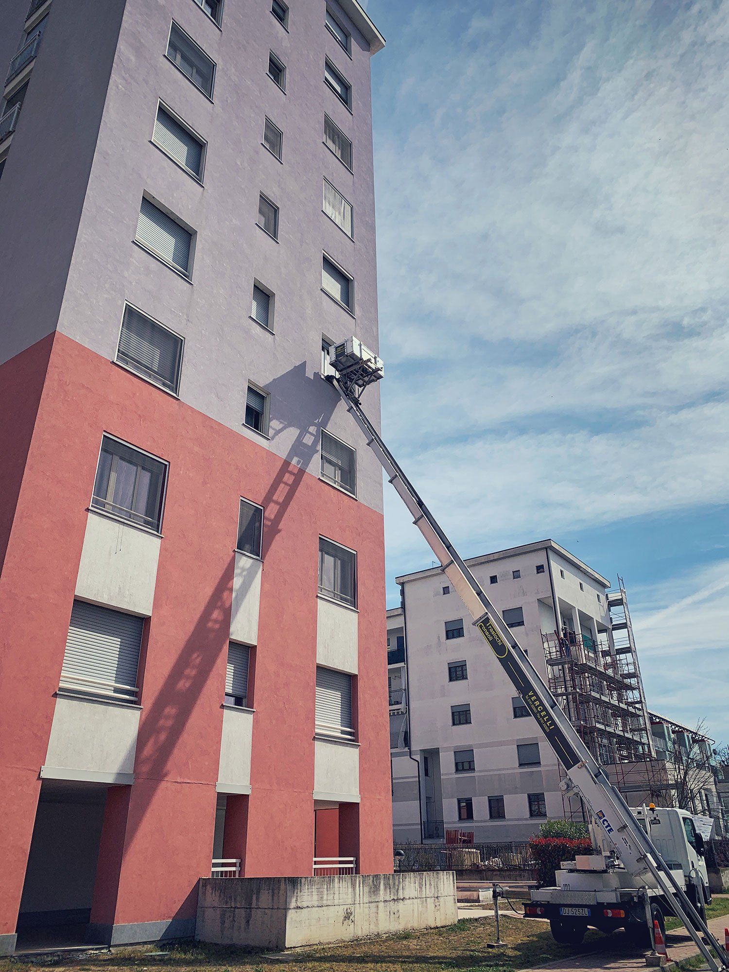 trasloco con piattaforme aeree