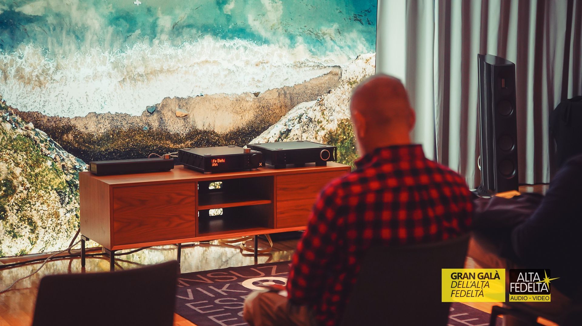 Gran Galà dell'Alta Fedeltà, la fier a Hifi organizzata da Giulio  Cesare Ricci. Inn questa Edizione di Milano, delle bellissime  sale come Borresen, aavik ma anche Naim, Focal, Rega, Leica, Hiesense. In sala Petra Magoni e 