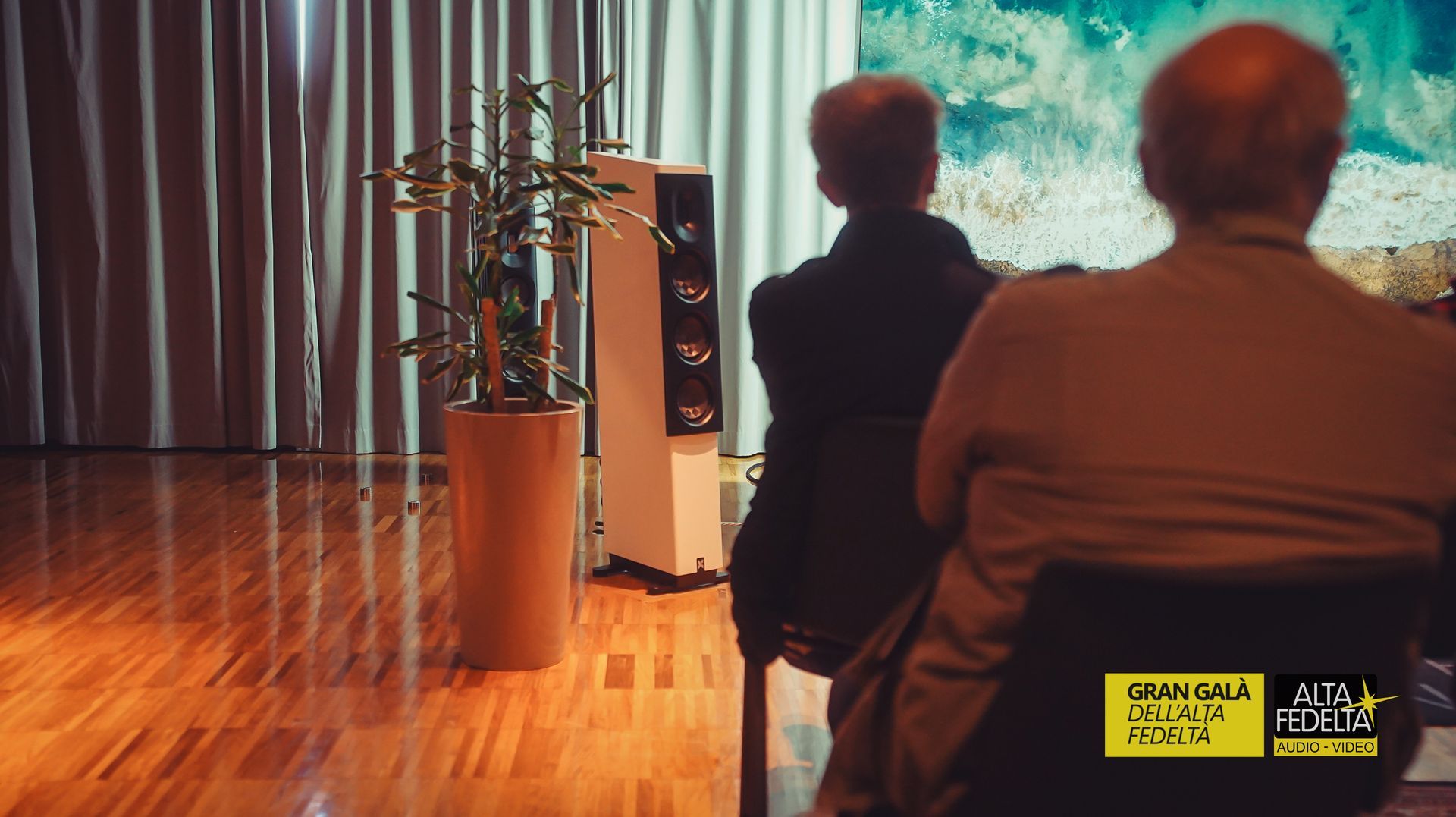 Gran Galà dell'Alta Fedeltà, la fier a Hifi organizzata da Giulio  Cesare Ricci. Inn questa Edizione di Milano, delle bellissime  sale come Borresen, aavik ma anche Naim, Focal, Rega, Leica, Hiesense. In sala Petra Magoni e 