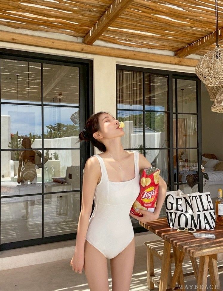 方領性感露背度假溫泉遮度顯瘦比基尼連身泳衣泳裝    EBK2507016