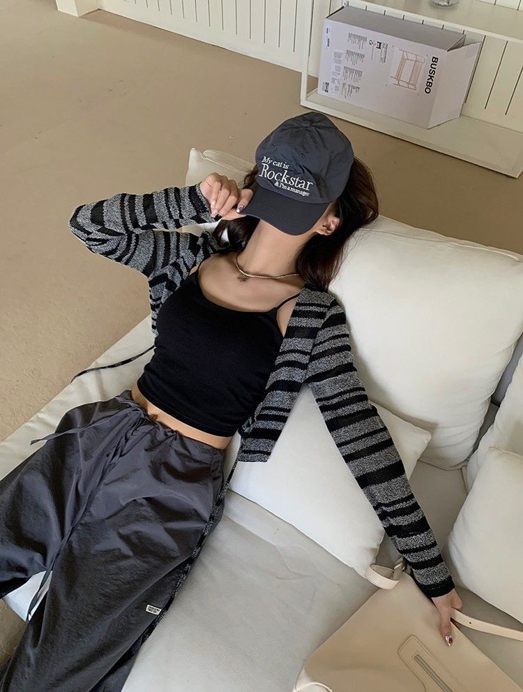 『買一送一』時髦不規則美背涼爽吊帶胸墊可拆內搭小可愛背心-5色