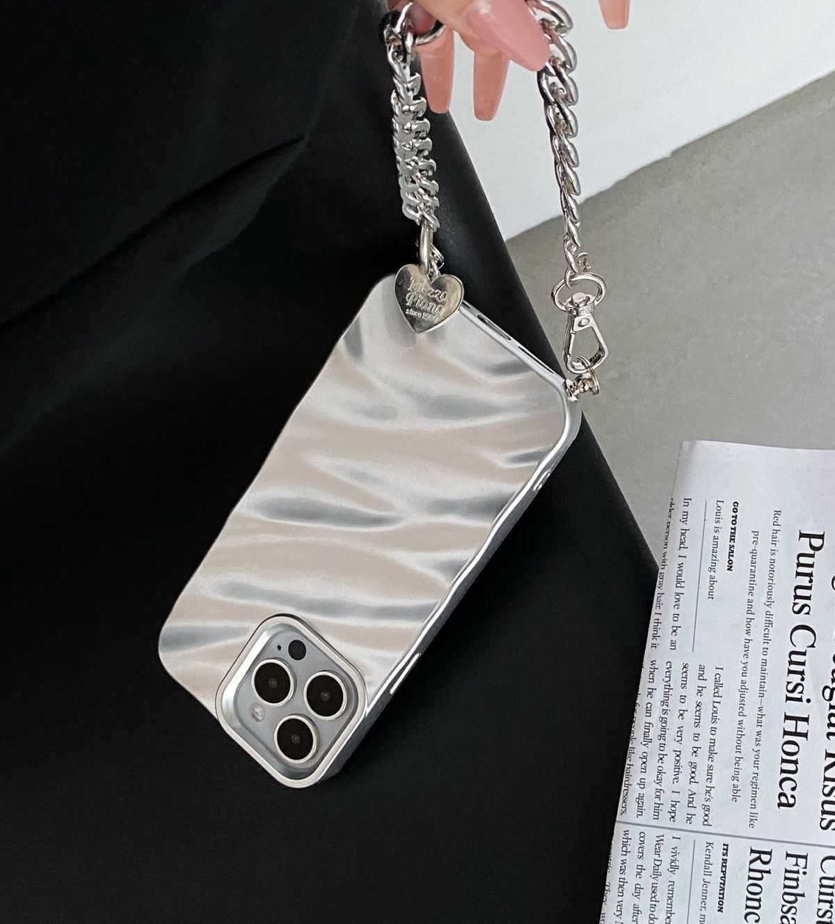 冷淡風高級感皺摺鏈條腕鍊手機殼(含手腕鍊)IPHONE系列/11/12/13/14/15/16    TE2402056