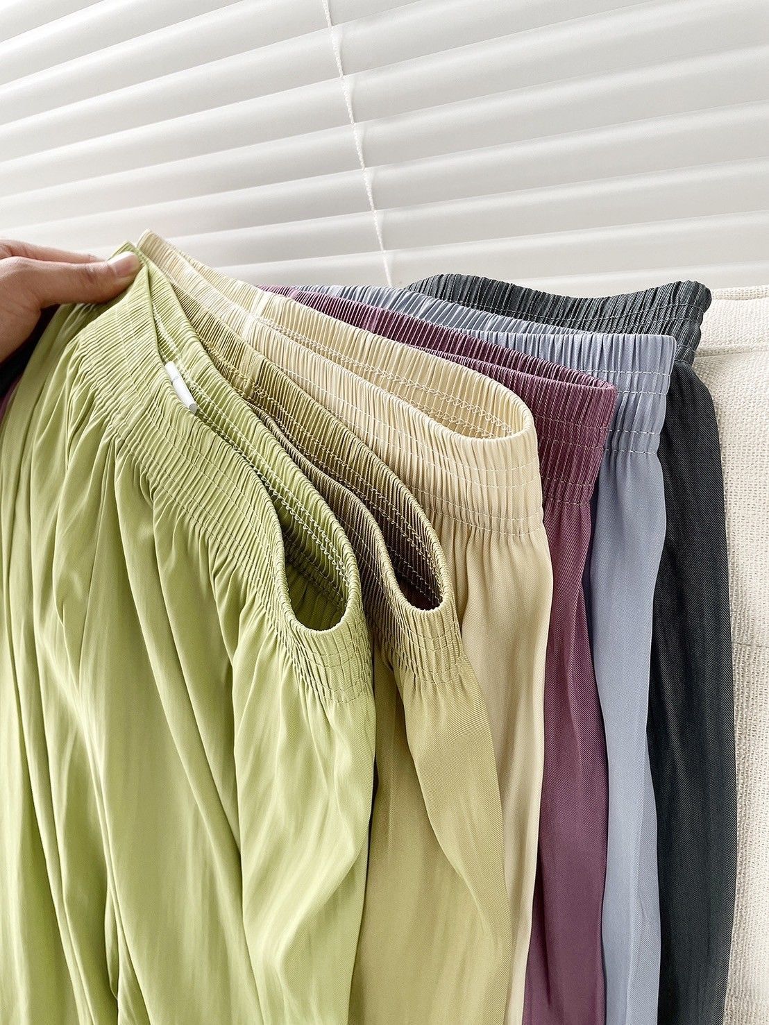 《輕量化空氣褲》夏季激推！穿上瞬間降溫！涼感輕盈闊腿褲長褲12色      EP2204002