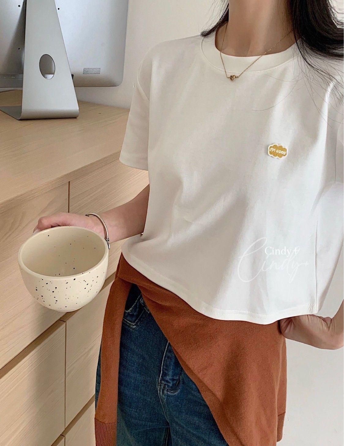 精緻刺繡小標短版上衣tee4色133-2342