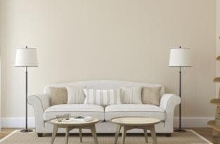 soggiorno classico in tinta chiara