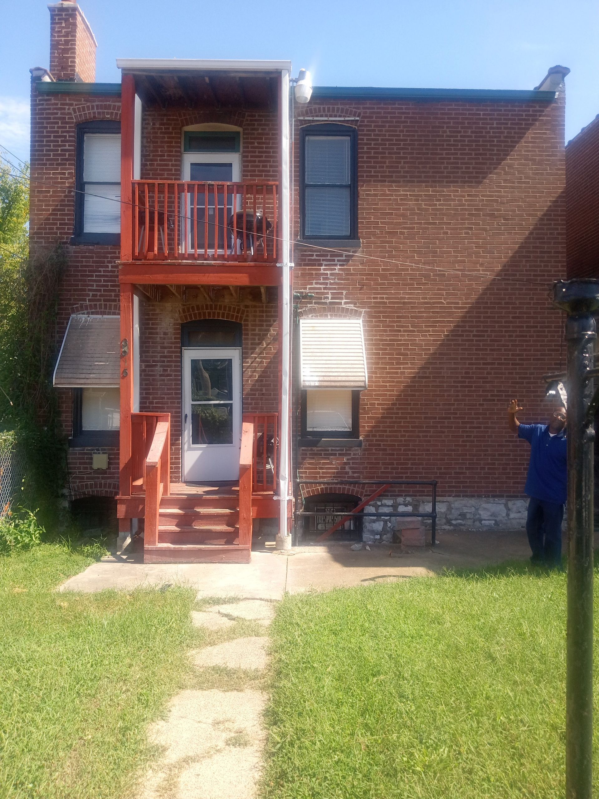 Realtor discussing an empty house to the client