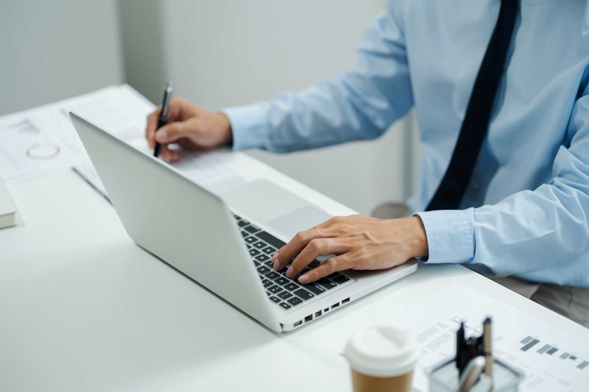 Desk of agent with paperwork, representing SR-22 insurance company professionalism. Desk of agent with paperwork, representing SR-22 insurance company professionalism.