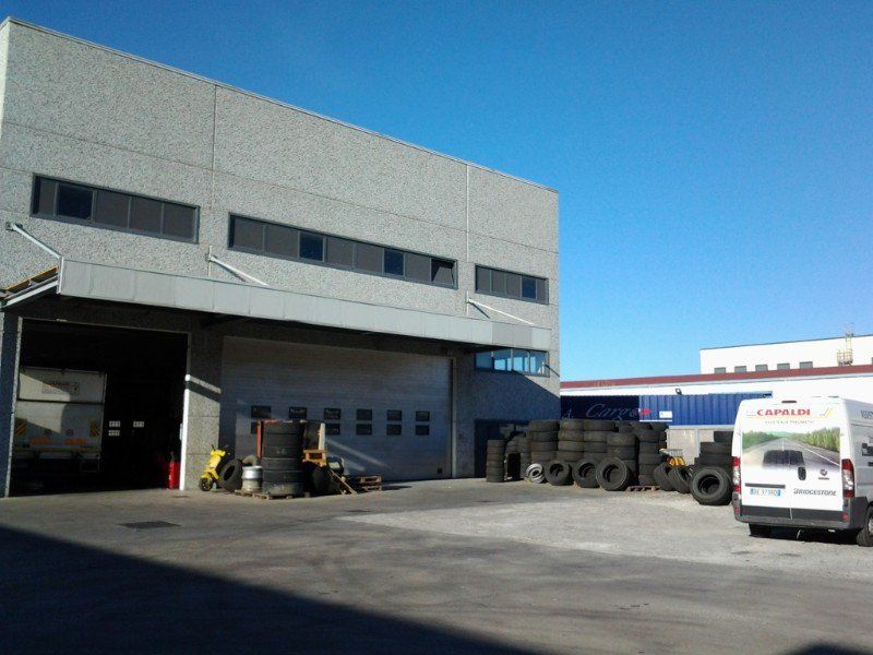 Esterno del centro assistenza gomme