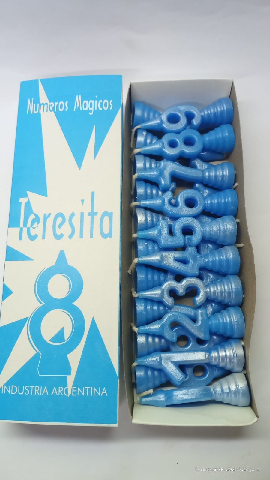 Caja de velas con números de color azul, marca