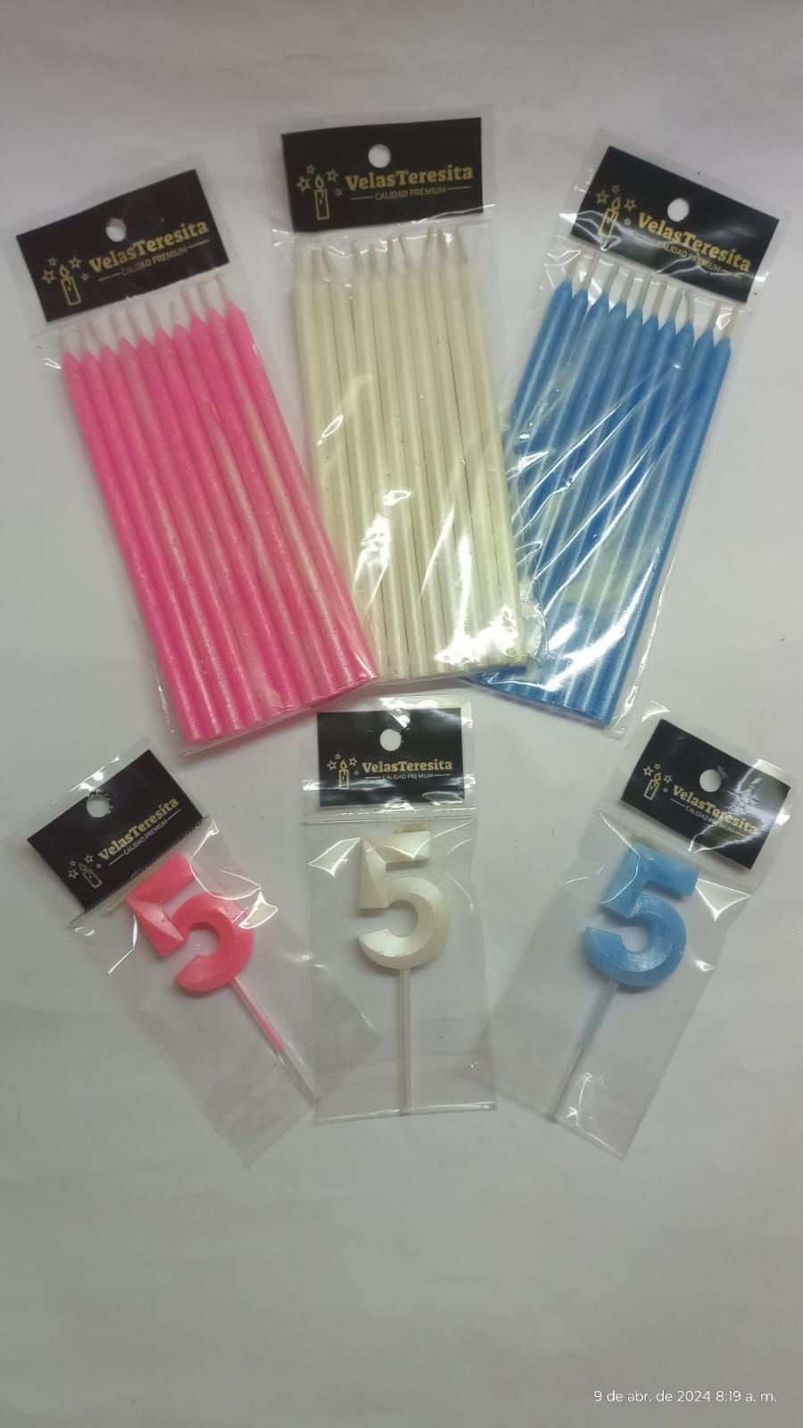 Velas de cumpleaños: velas rosas, blancas, azules y número 5 en paquetes individuales.