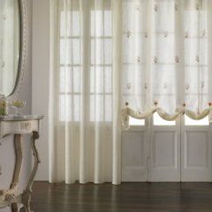 tenda classica per finestra a due ante