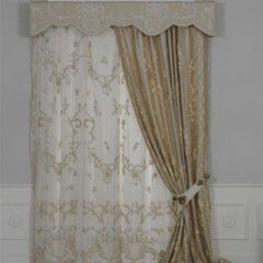 Tenda classica con ricami