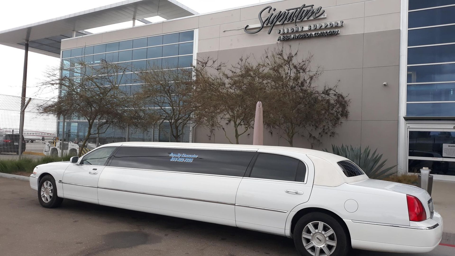 Signature flight limo service San Diego