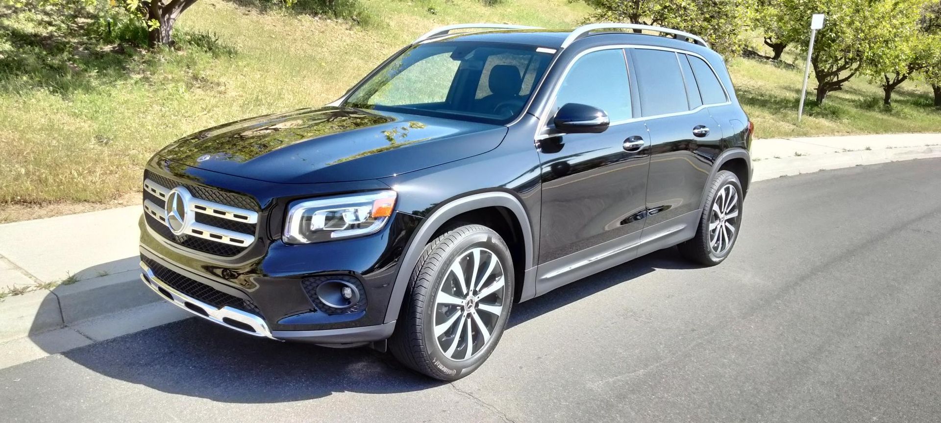 Mercedes SUV shuttle transportation