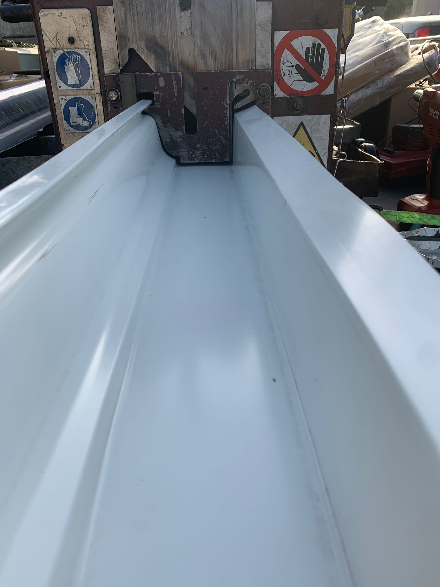 grondaie bianche - dettaglio