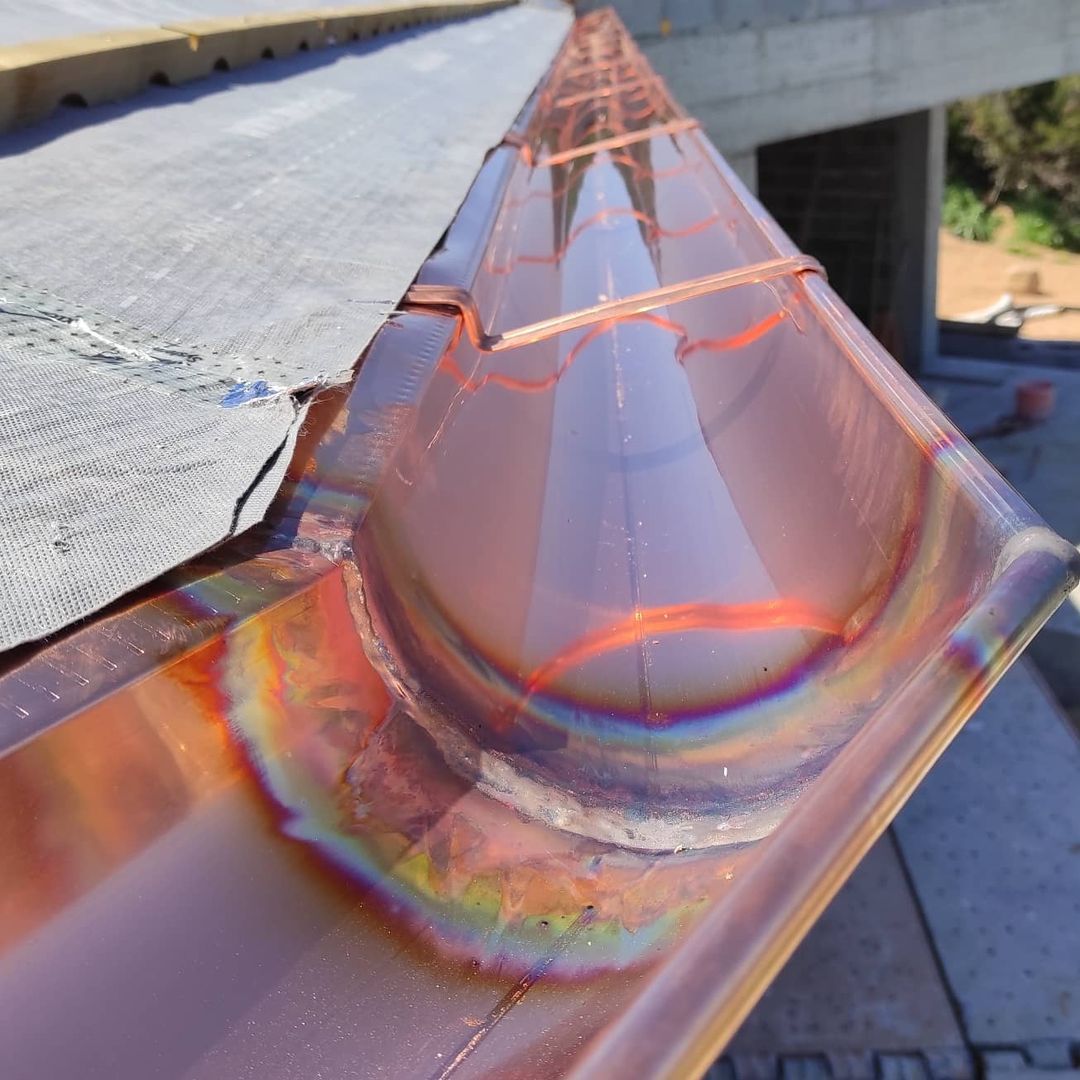 dettaglio grondaia in rame