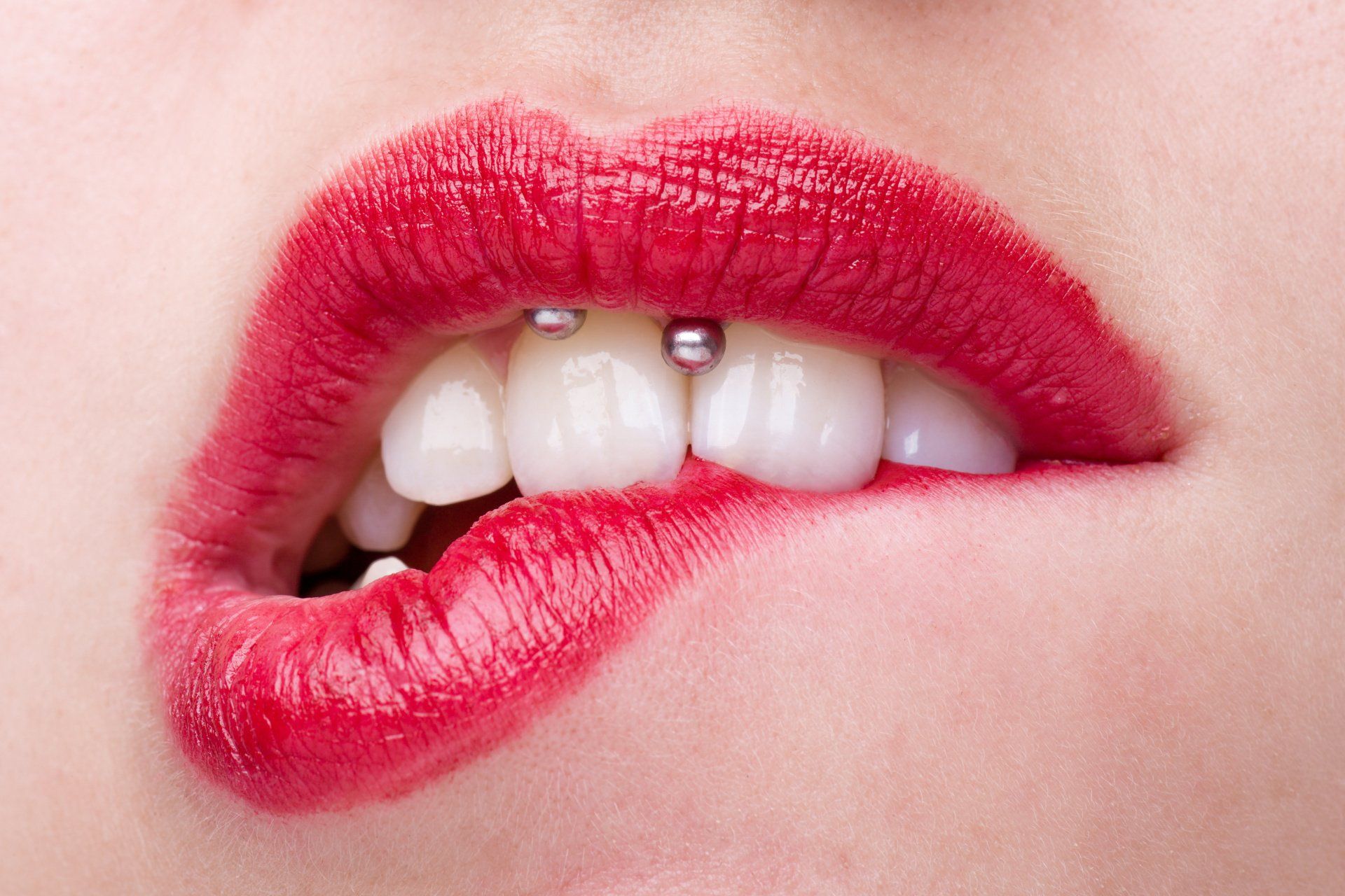 Piercing im Mundbereich – ist es gefährlich für meine Zähne?