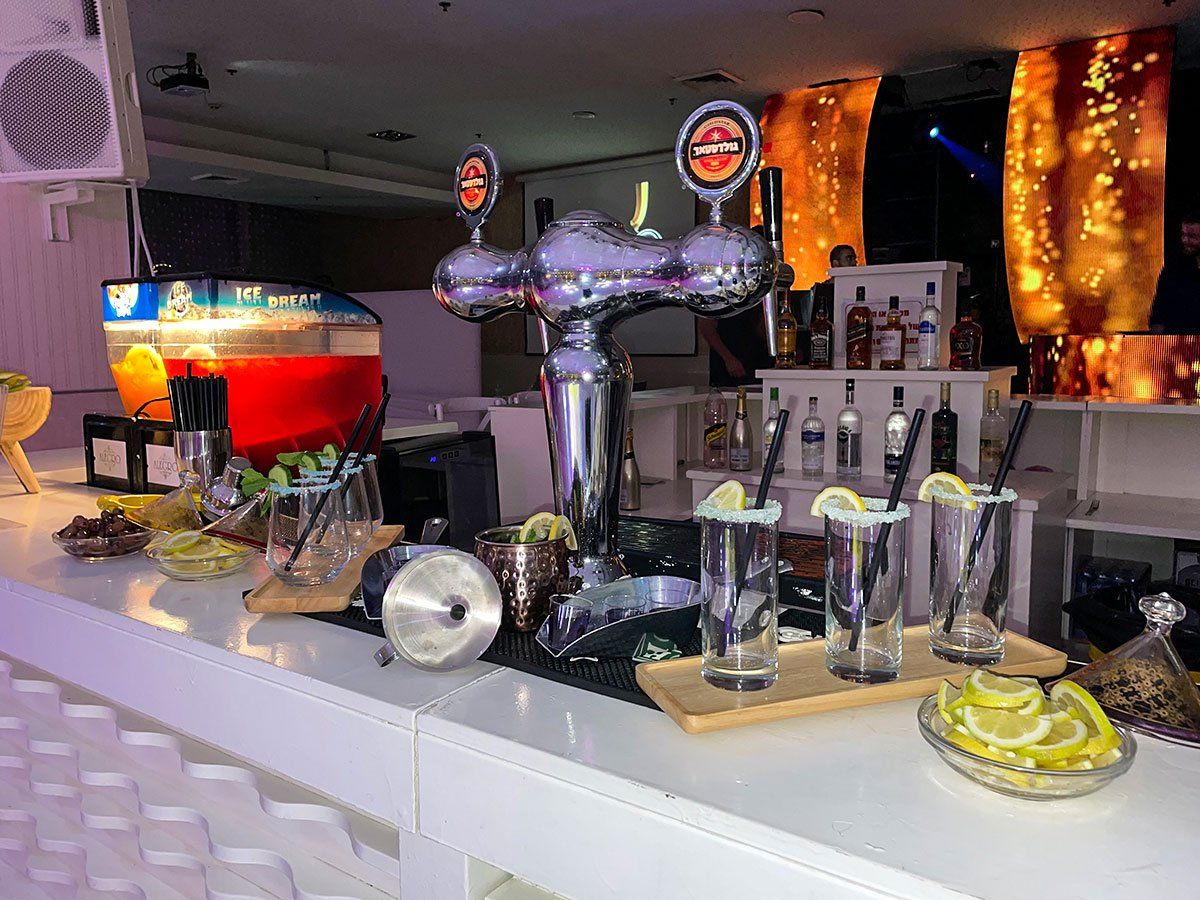 בר משקאות בירושלים