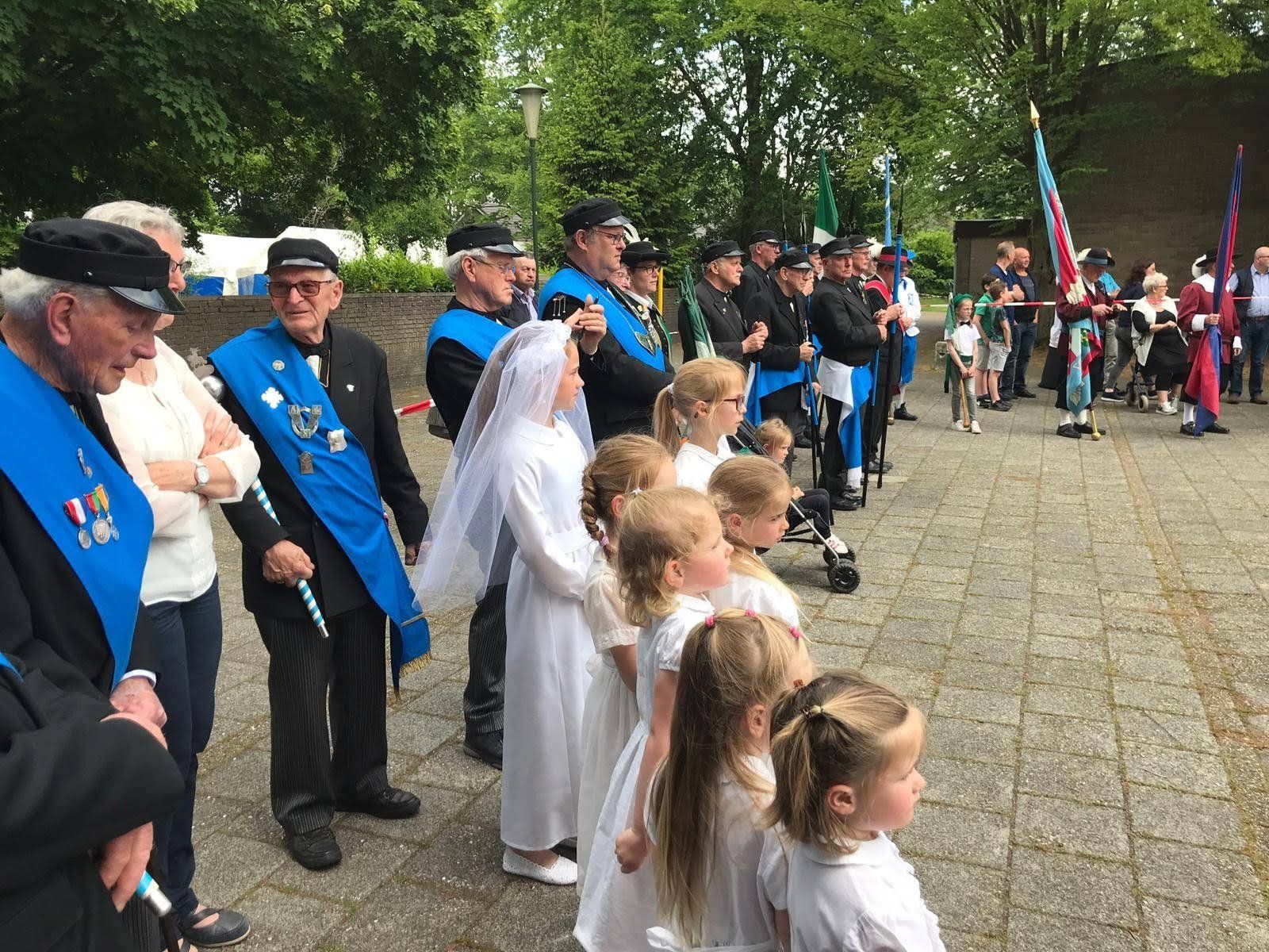 foto's Processie Ommel