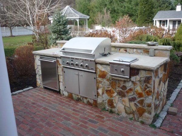 outdoor kitchen installation