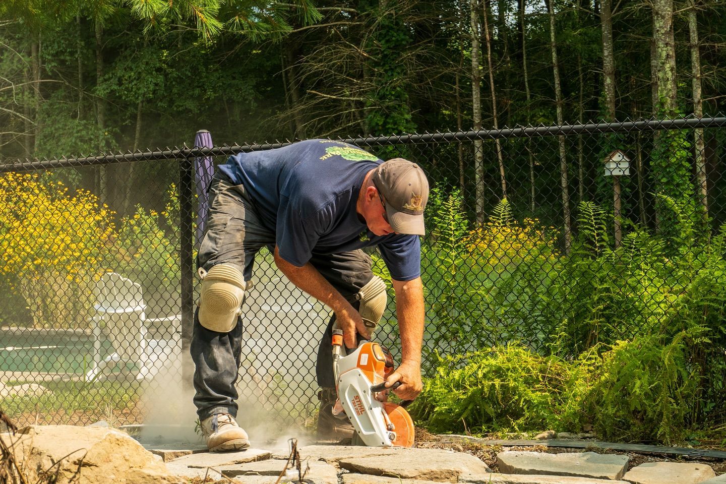 hardscaping contractor