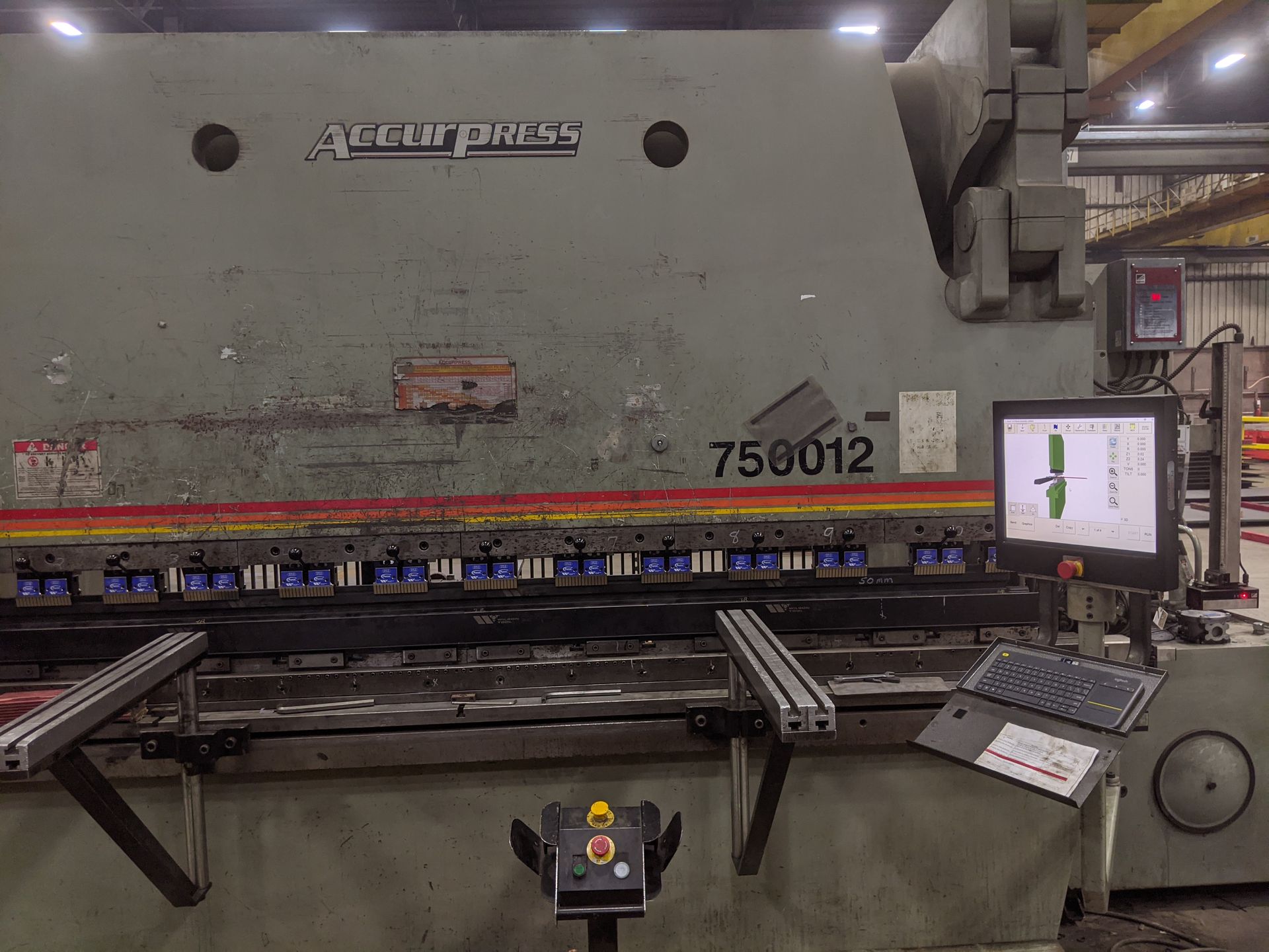 Accurpress Brake with AP2 control retrofitted with the PC800 Control