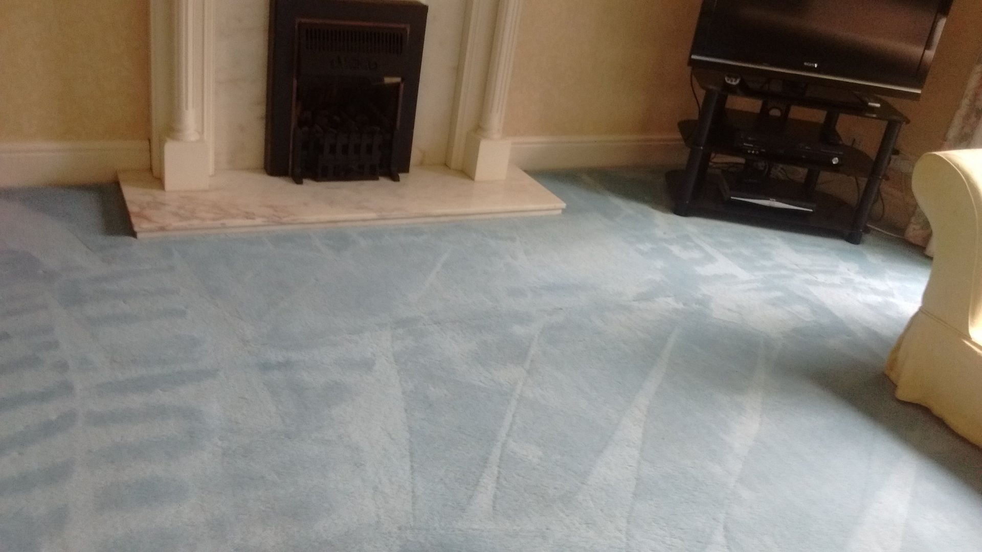 grey coloured carpet