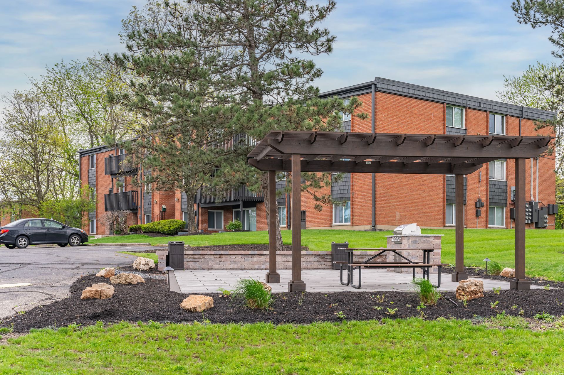 photo of the pergola at The Wimbledons 