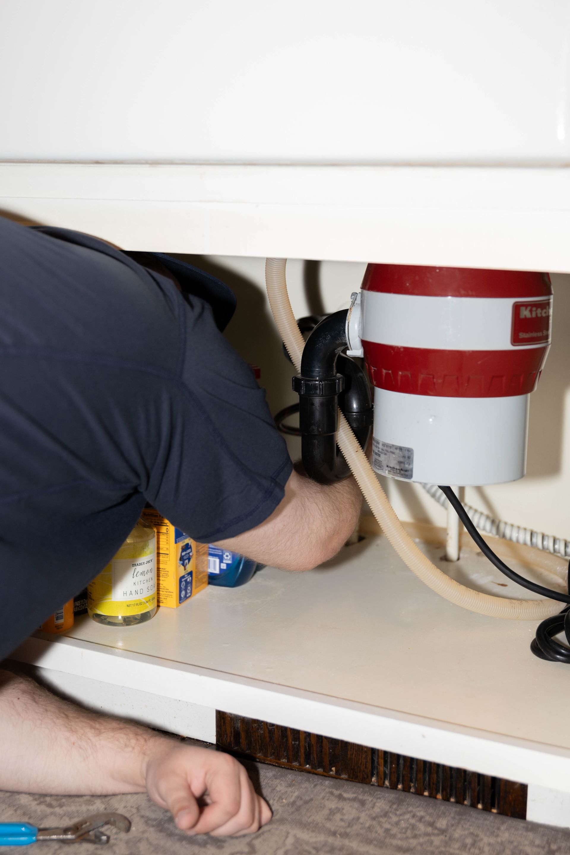 Blue Yeti Service black work trucks