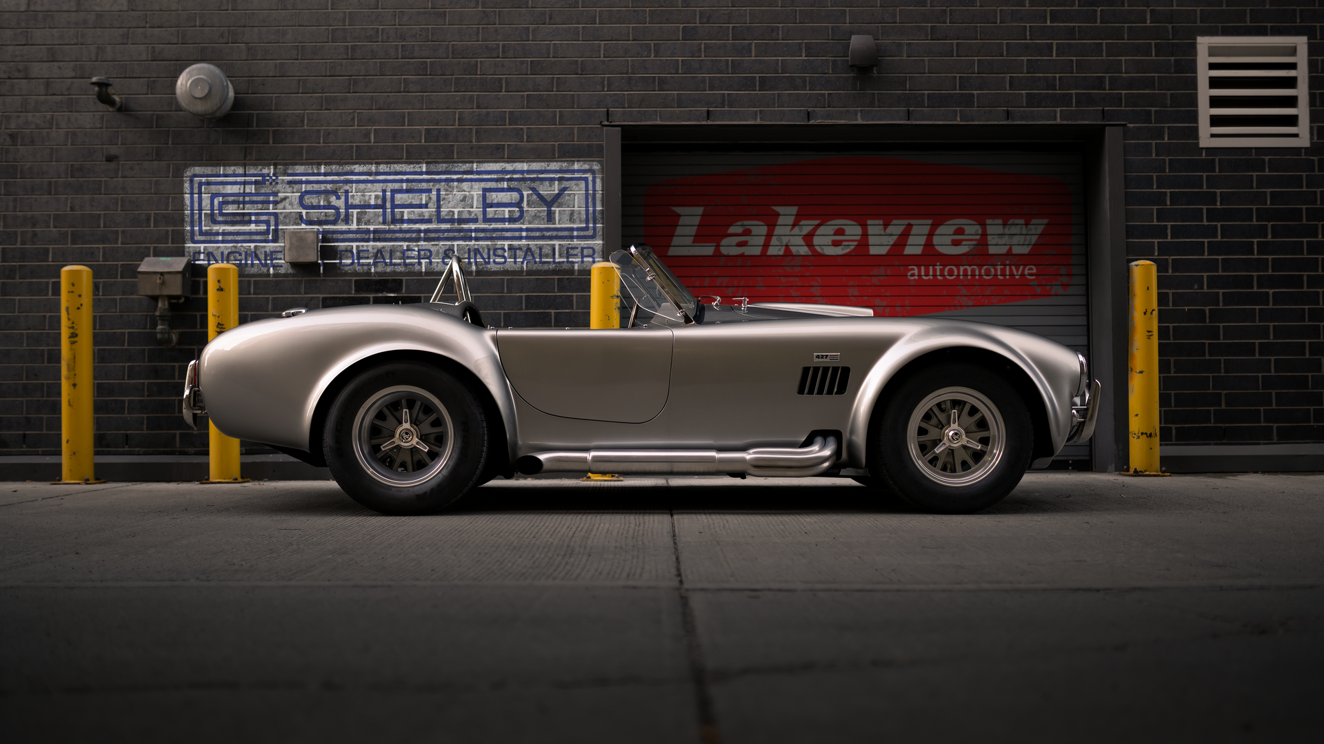 Superformance cobra in silver