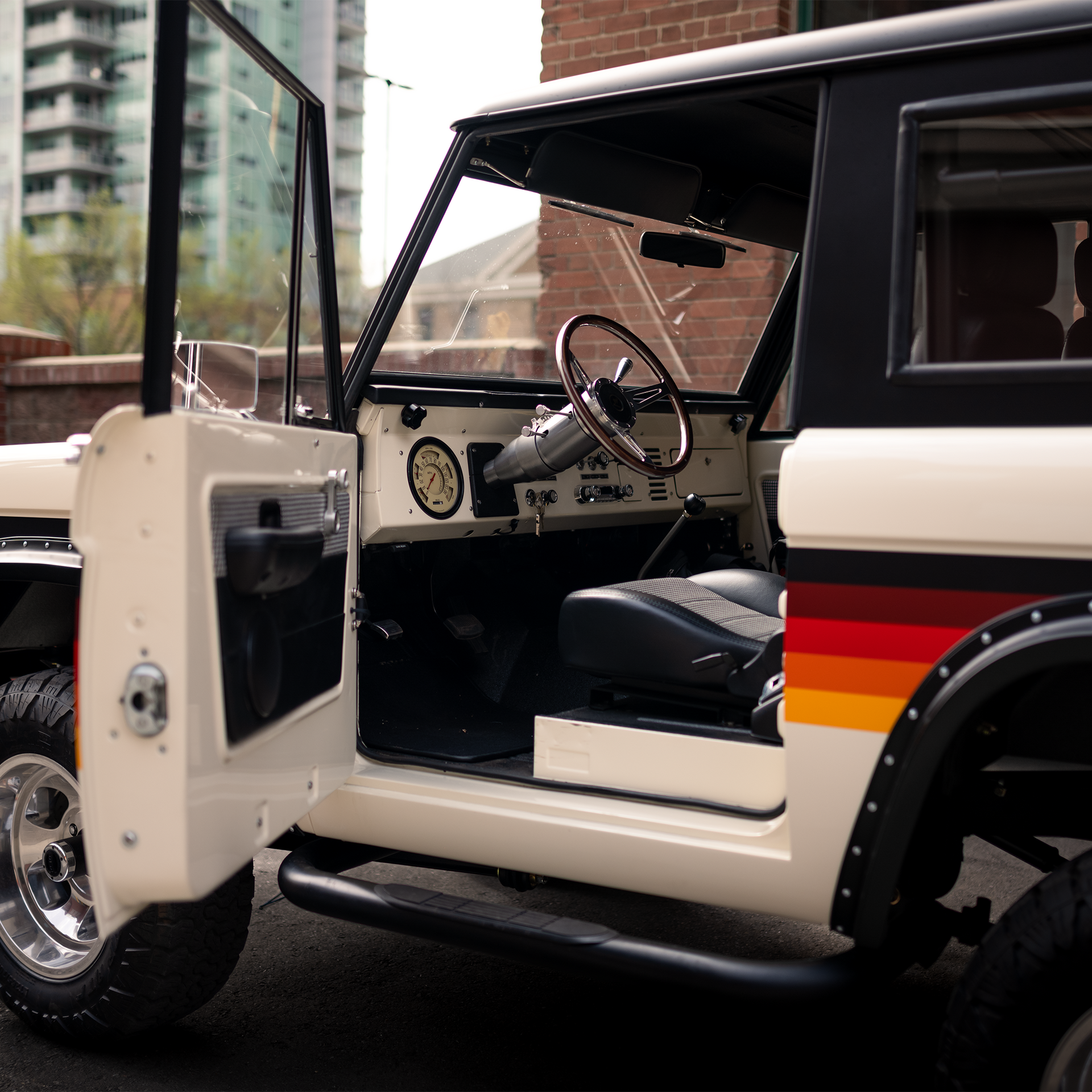 Bronco restomod interior