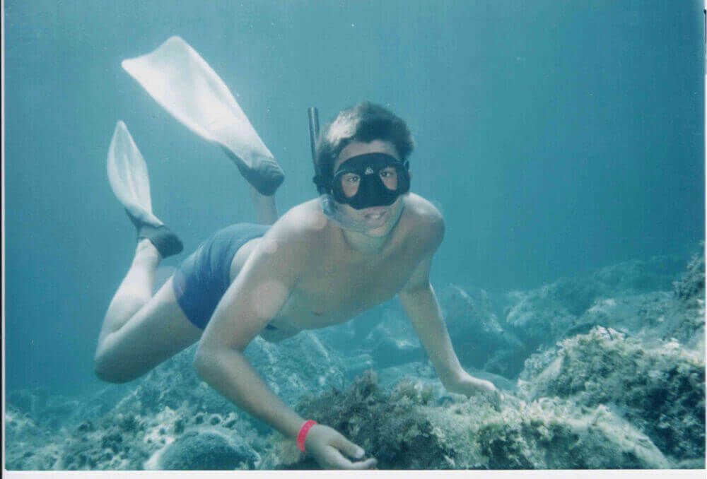 man underwater 1