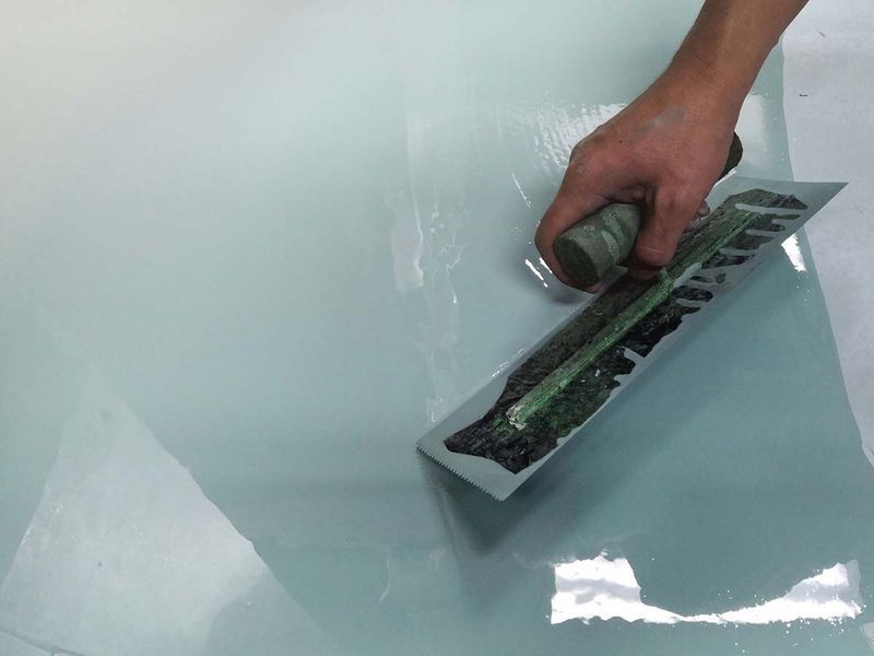 commercial wall paining with epoxy using a trowel