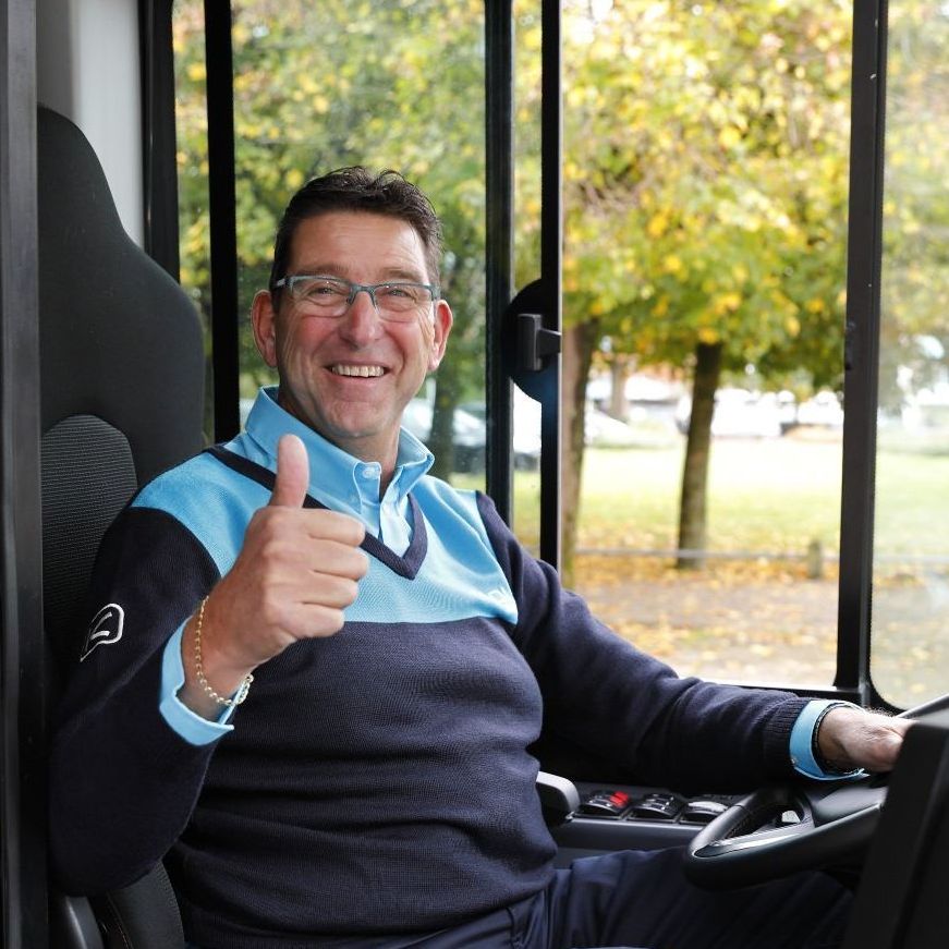 chauffeur in bus