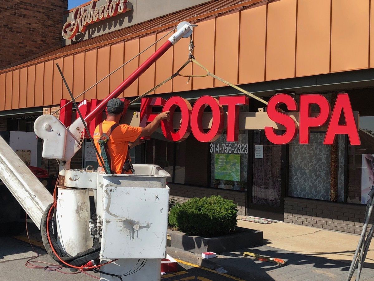 Foot Spa Sign Installation — St. Louis, MO — Plasti-Lite Signs