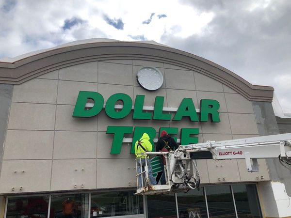 Dollar Tree Sign Installation — St. Louis, MO — Plasti-Lite Signs