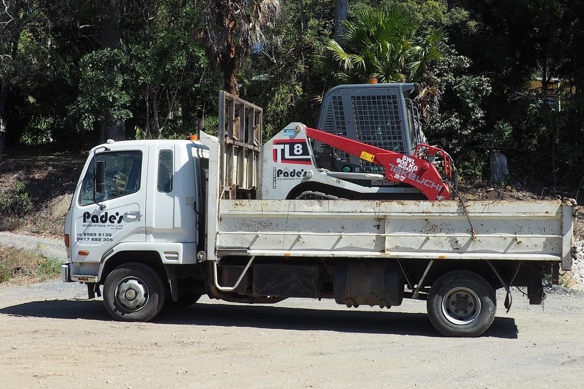 Bobcat digger hire with operator in Coffs Harbour