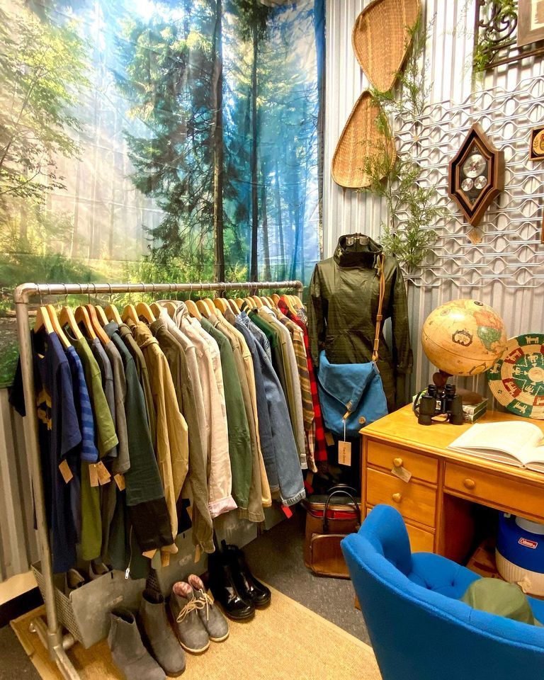 VINTAGE CLOTHING