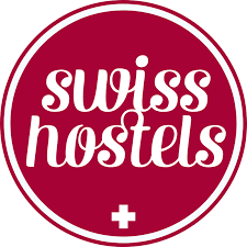 Logo für Swiss Hostels: weiße Schrift auf rotem Kreisgrund, unten Schweizerkreuz.
