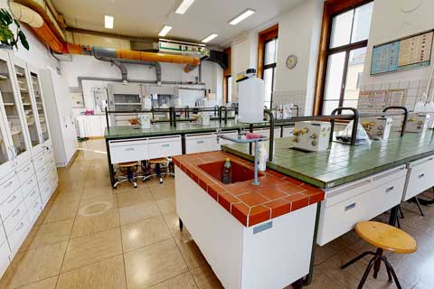 Kemijski laboratorij 4