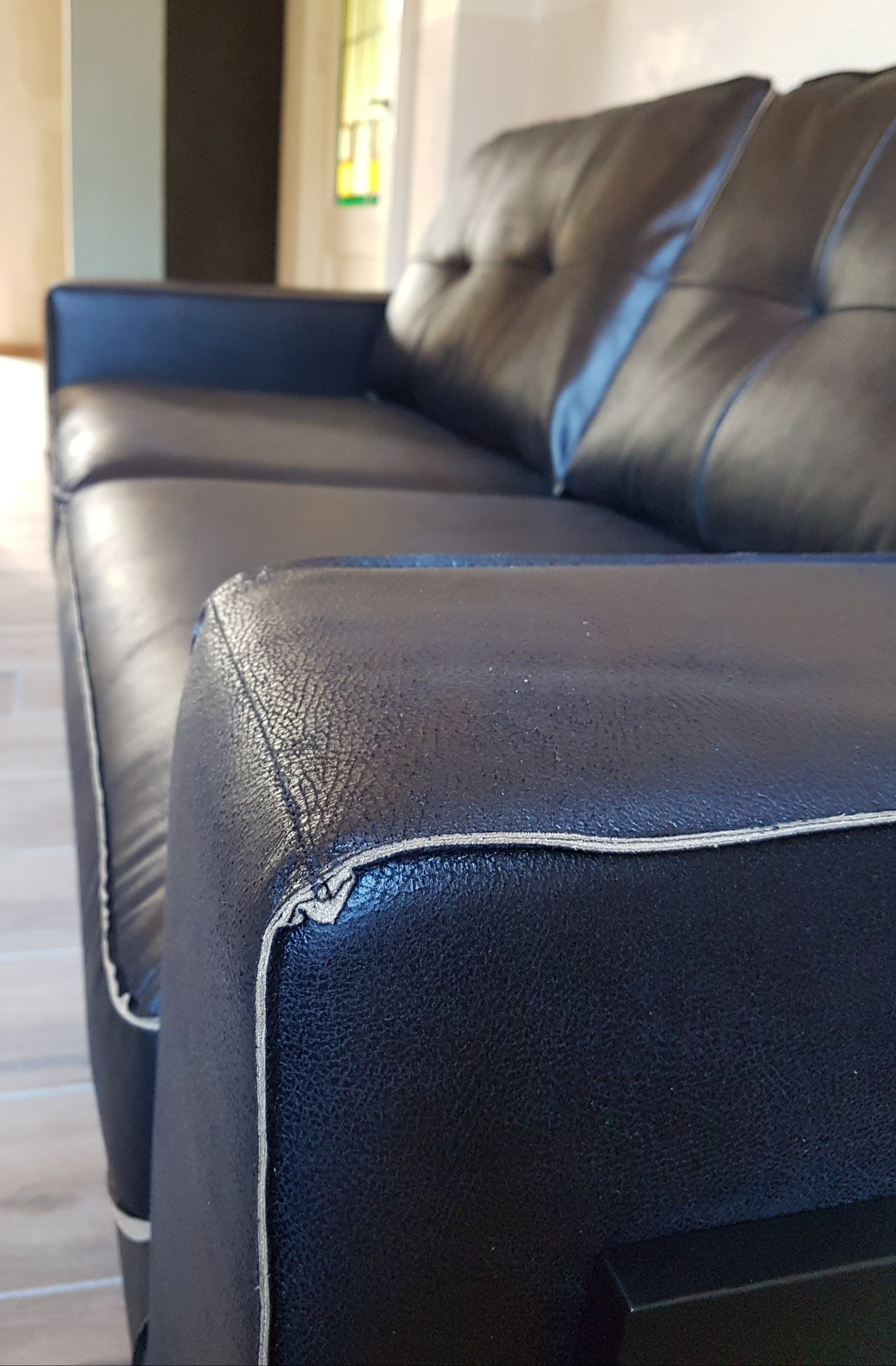 3 zits bank in zwart leder met capiton en open bies