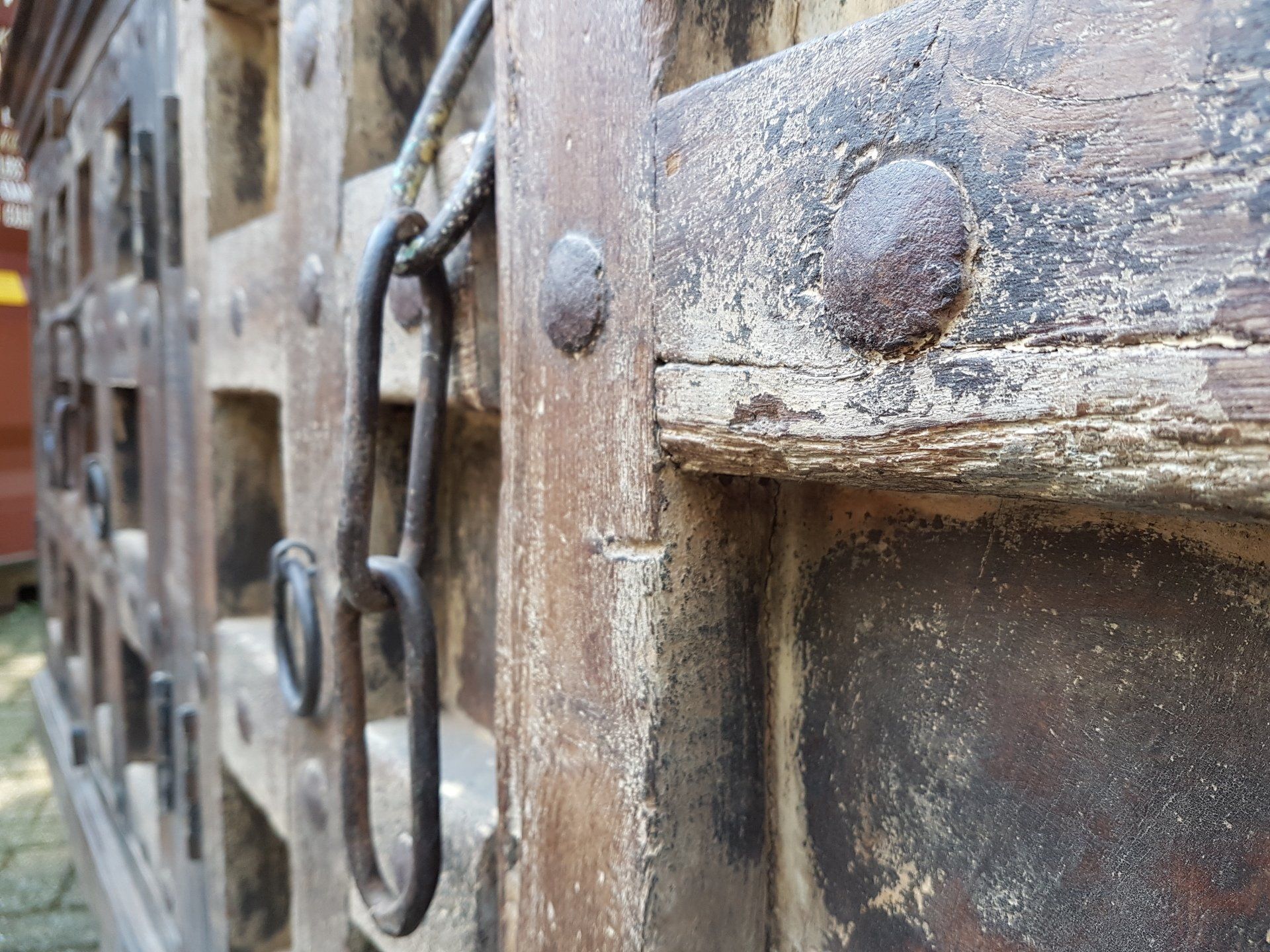 Dressoir oude poortdeuren, afkomstig uit India