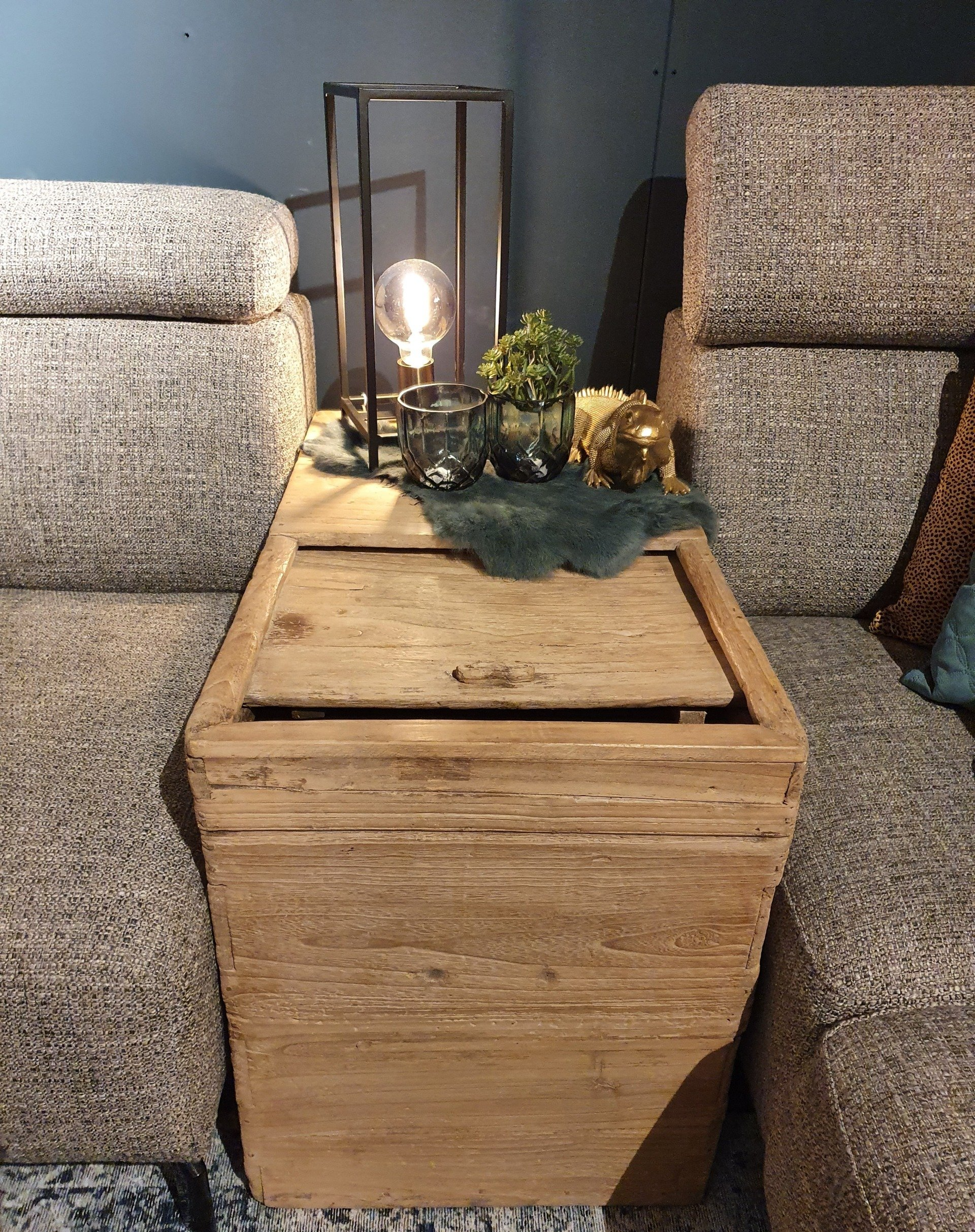 Oude bakkerskist met schuifdeur , Chinees Elm hout