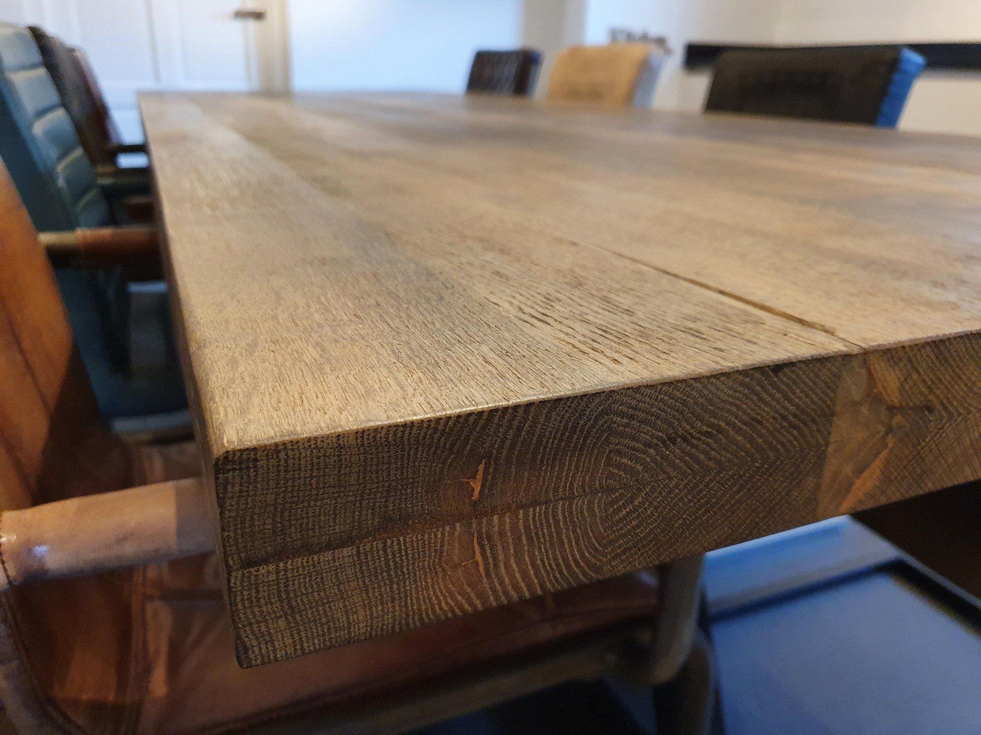 Eettafel oud eiken blad met poot metaal zwart