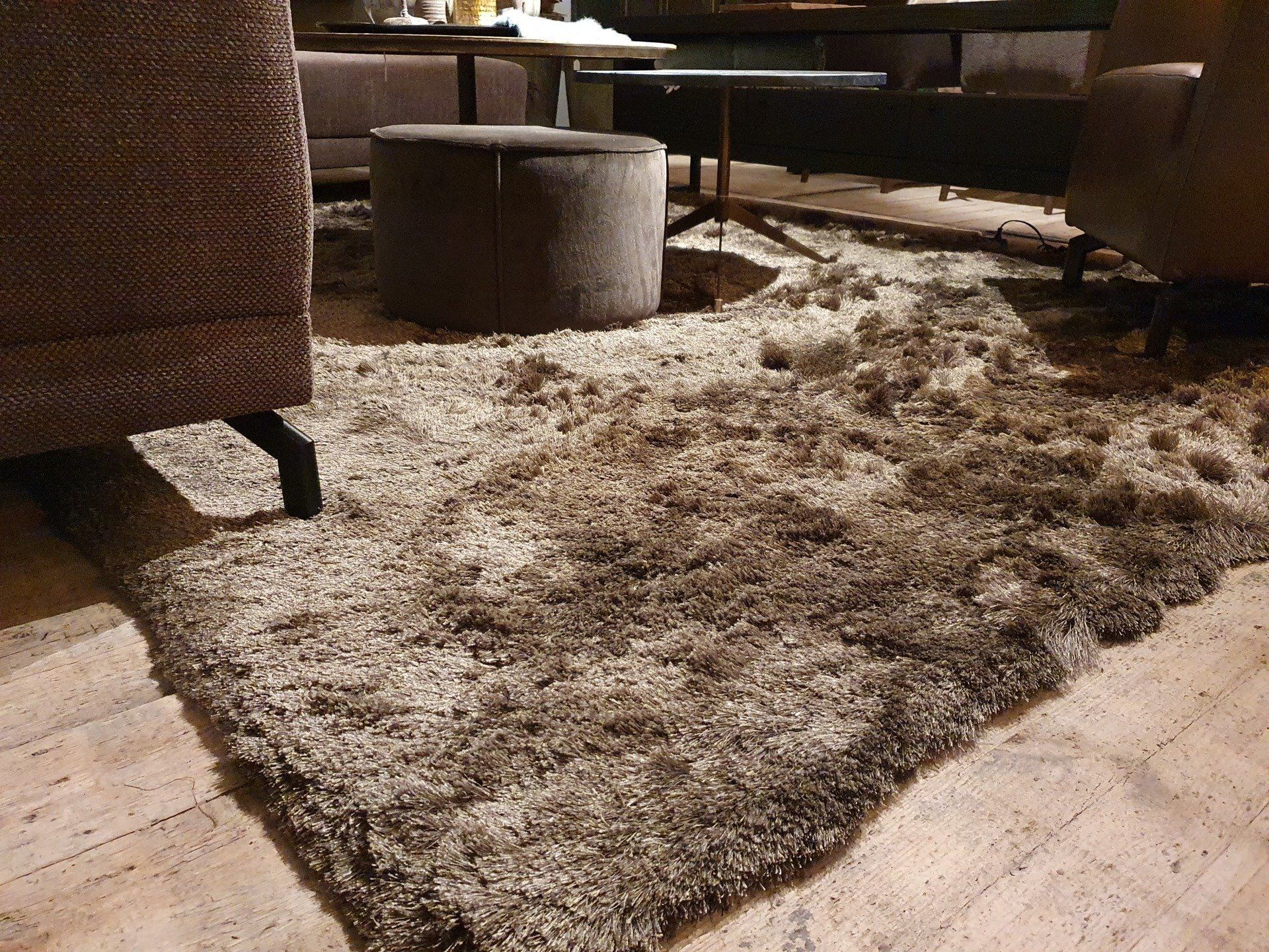 hoogpolig vloerkleed gemêleerd taupe