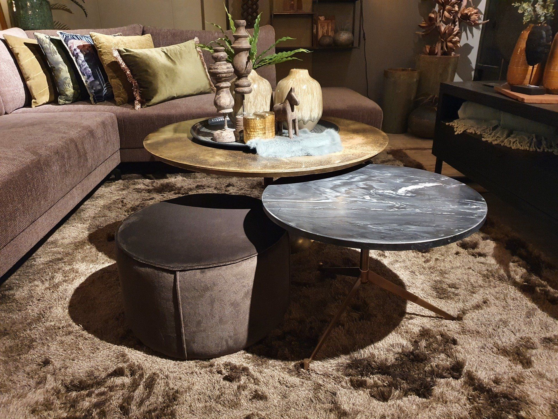 Ronde salontafel set, metaal goud met rookglas