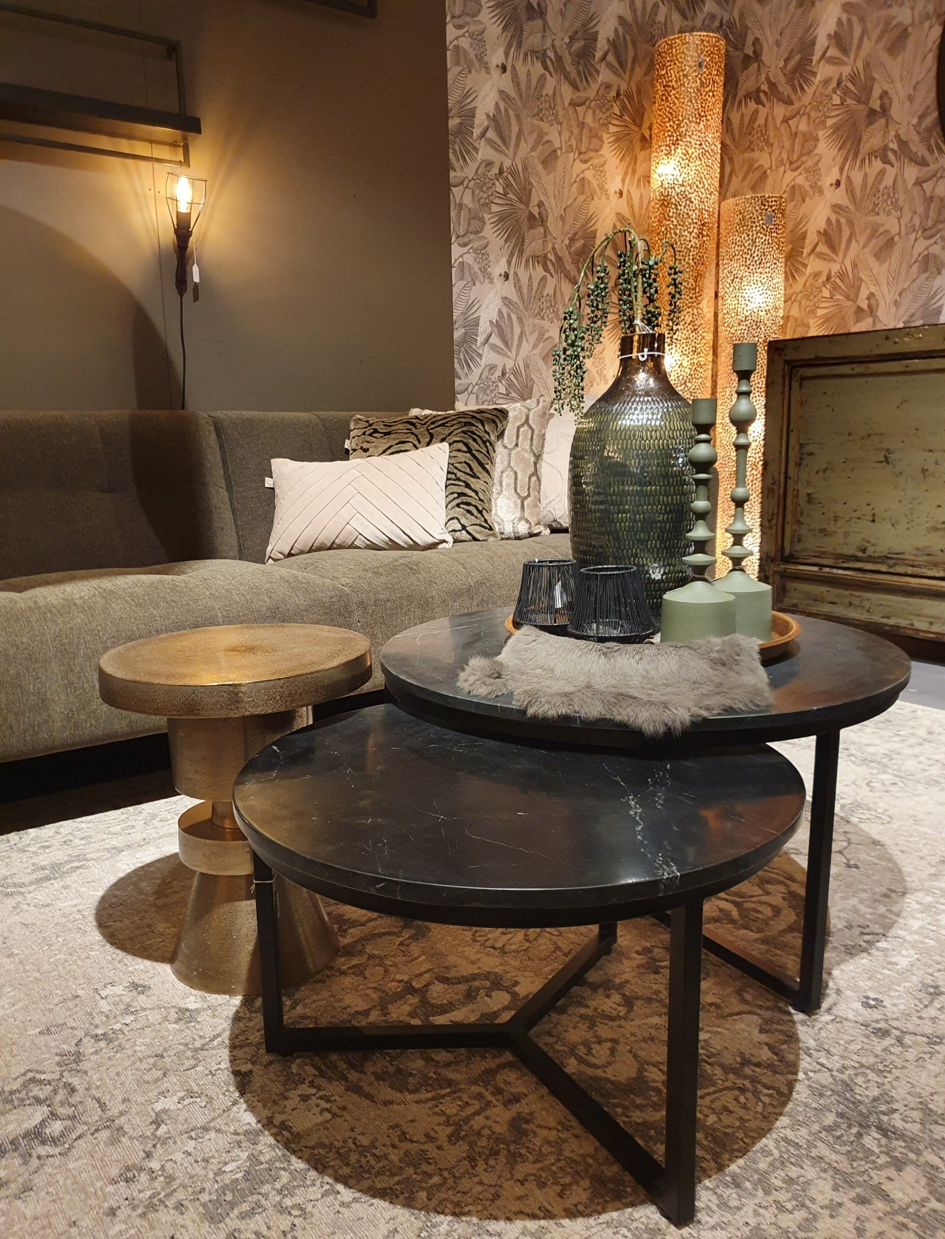 Ronde salontafel set blad zwart hout met poot frame zwart